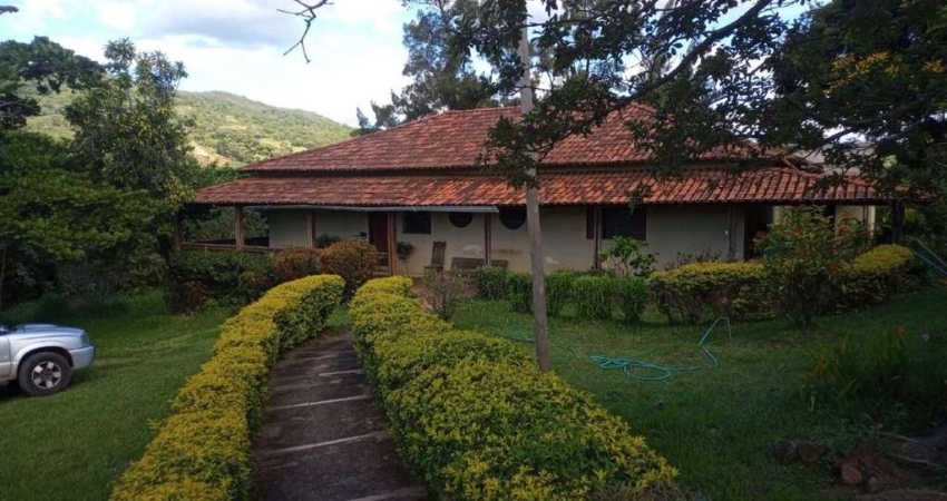 Fazenda á venda de 33,04 hectares com 03 quartos no Distrito de Pará de Minas MG