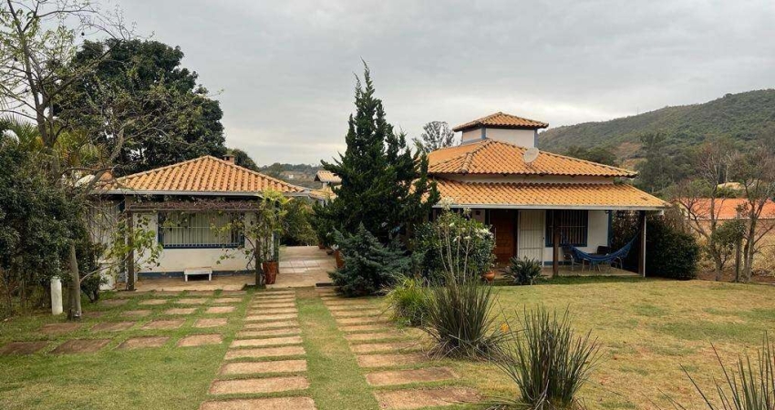 Sítio à venda em Igarapé MG: 06 quartos, suíte, jacuzzi, churrasqueira, pomar!!