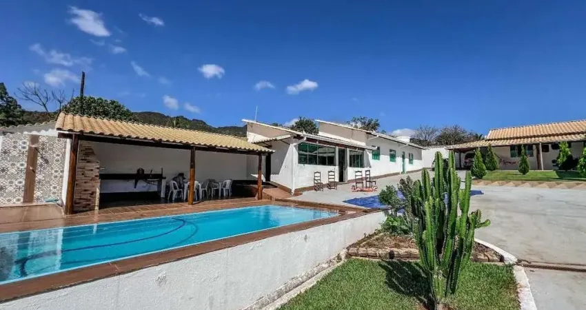 Sítio á venda com 02 casas, sendo ótima localização em Igarapé MG!