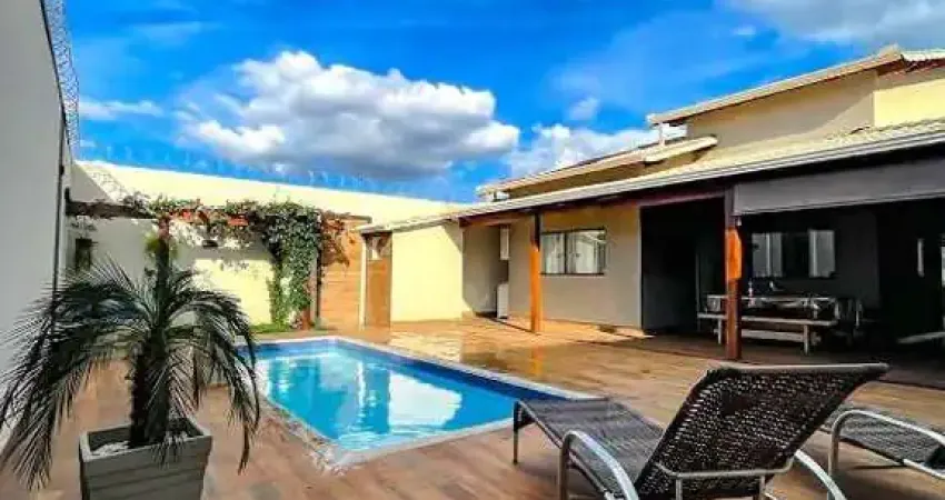 Casa á venda com 03 quartos sendo 01 suíte, lote de 360m² em Igarapé MG!
