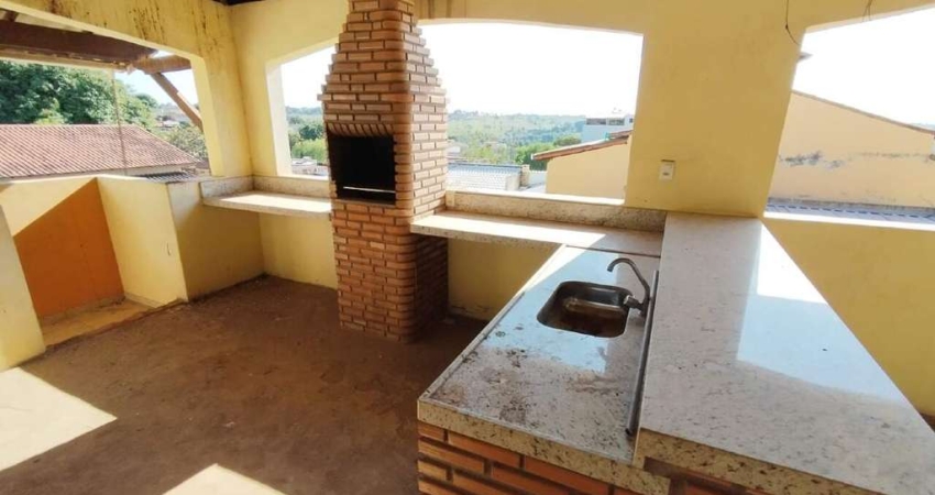 Casa residencial com 04 quartos para locação em Igarapé-MG!