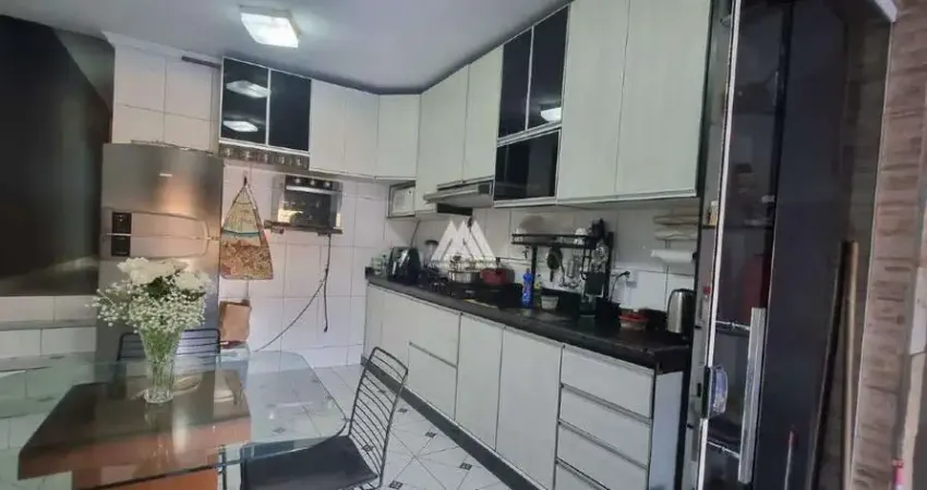 Vendo casa em contagem com 4 quartos sendo 1 suíte com excelente localização!