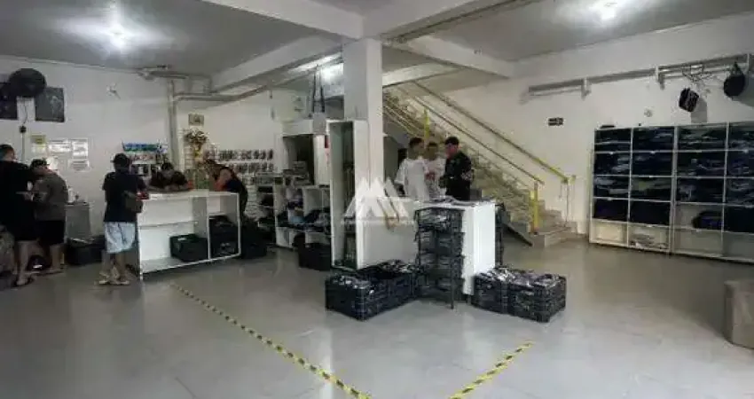Vendo casa em igarapé com 03 pavimentos com excelente localização!