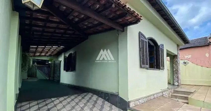 Casa com 3 quartos à venda no Santanense, Itaúna 