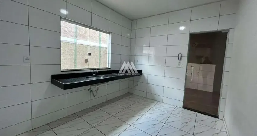 Alugo casa com 3 quartos em itatiaiuçu com excelente localização!