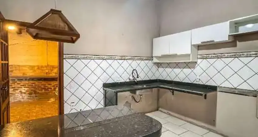 Casa á venda, 02 quartos sendo 01 suíte com excelente localização em igarapé mg!