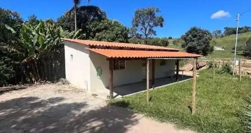 Fazenda á venda de 12 hectares com 06 nascentes e 03 lagoas em crucilândia mg!