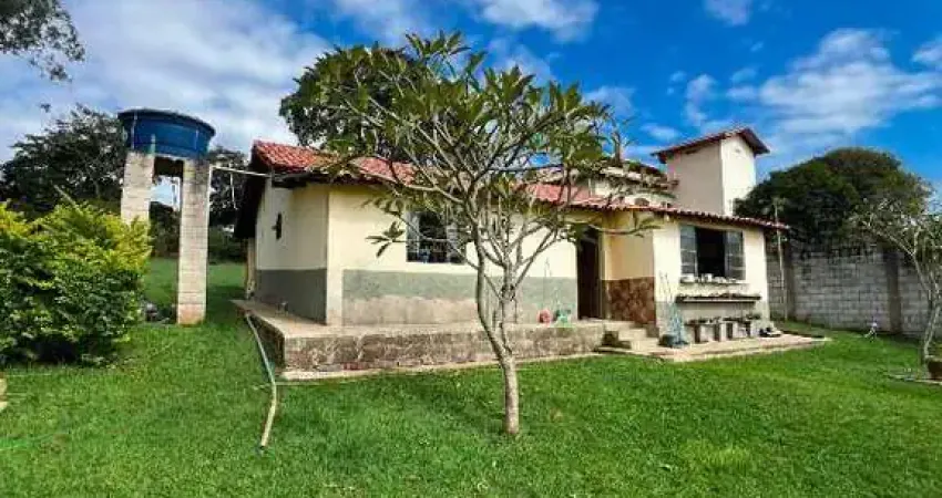 Sítio á venda estilo colonial de 4500m², casa com 02 quartos em igarapé mg!