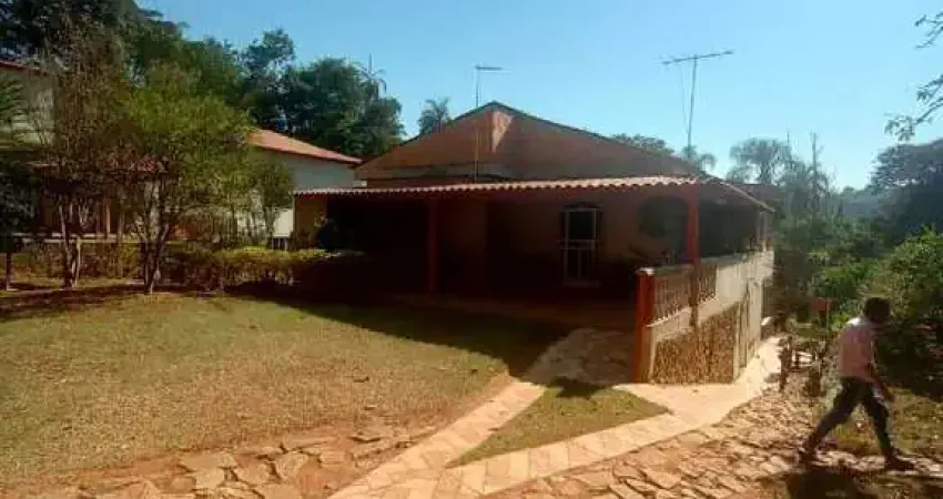 Sítio á venda de 1100m², casa com 03 quartos sendo 01 suíte em igarapé mg!