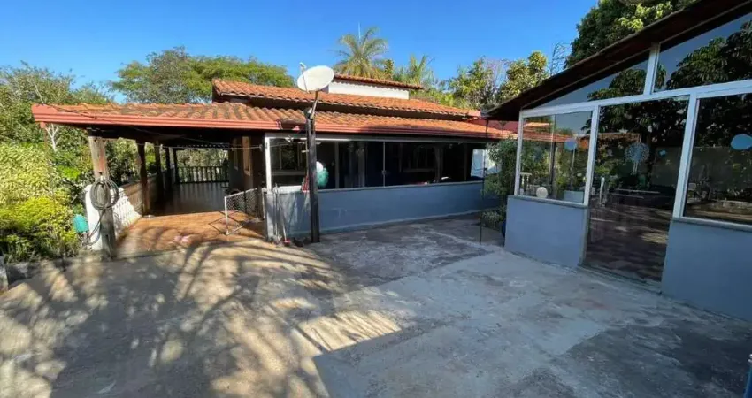 Chácara á venda em lote de 2230m² com 03 quartos, pomar em igarapé mg!