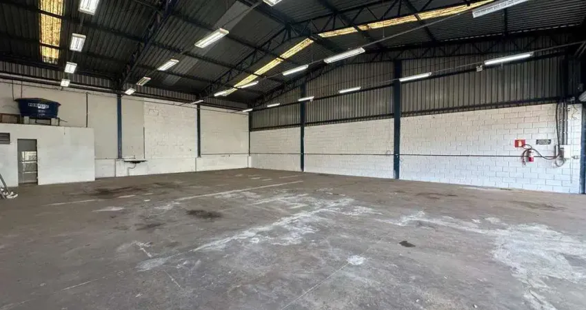 Loja 400m² com excelente localização para locação em igarapé-mg!