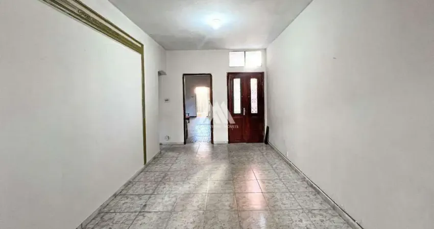 Alugo casa com 05 quartos, 02 suítes, no centro - itaúna/mg!!