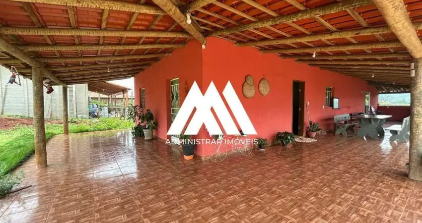 Alugo casa com 3 quartos em Itatiaiuçu com excelente localização!