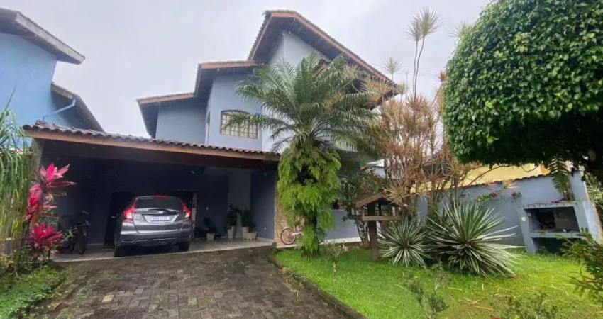 Sobrado com 3 dormitórios à venda, 259 m² por R$ 1.910.000,00 - Maitinga - Bertioga/SP