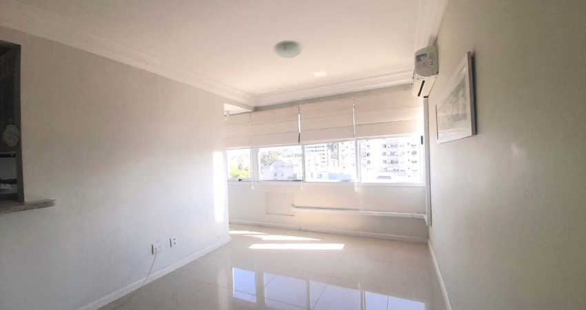 Apartamento 2 dormitórios, sacada, churrasqueira e 2 vagas no bairro Santana