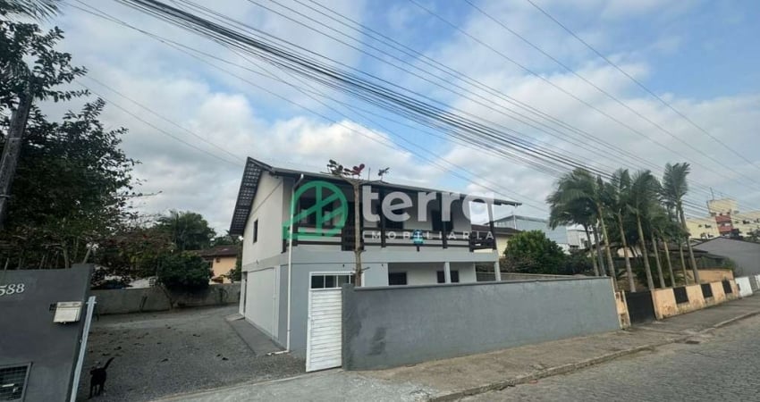 Casa com 6 quartos para alugar no Carijós, Indaial 