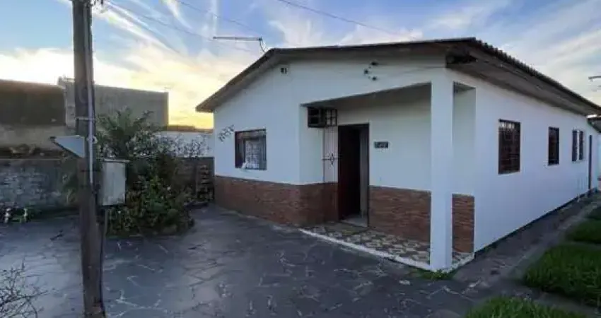 Casa para Venda em Alvorada, Piratini, 4 dormitórios, 1 suíte, 2 banheiros, 2 vagas
