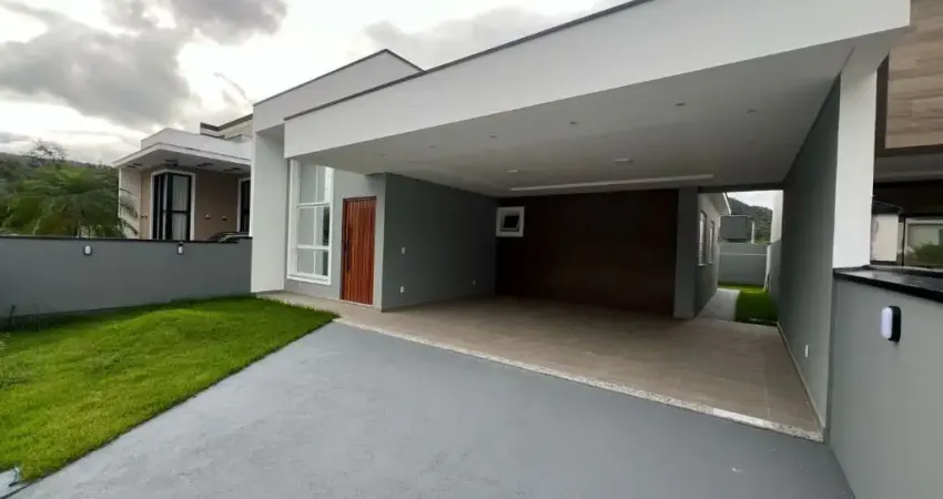 Casa com 3 dormitórios, sendo um suíte, no Lisboa 3 Forquilhas -São José SC