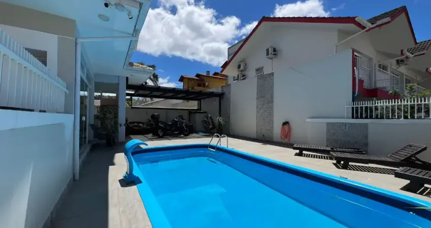 Casa alto padrão ESPETACULAR no Pagani - Palhoça SC.