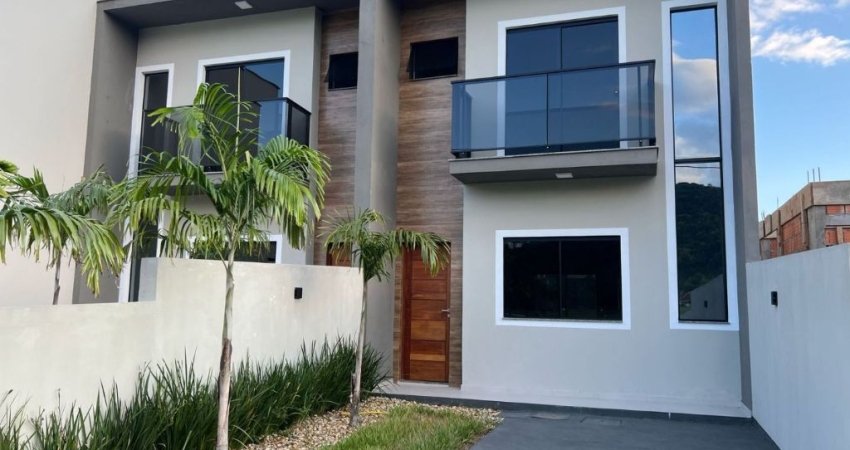 Sobrado com 3 dormitórios à venda, 99 m² por R$ 500.000 - Forquilhas  Lisboa 3 - São José/SC