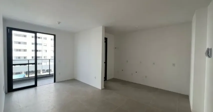 Apartamento NOVO, pronto para morar, com face oeste, em São José/SC.