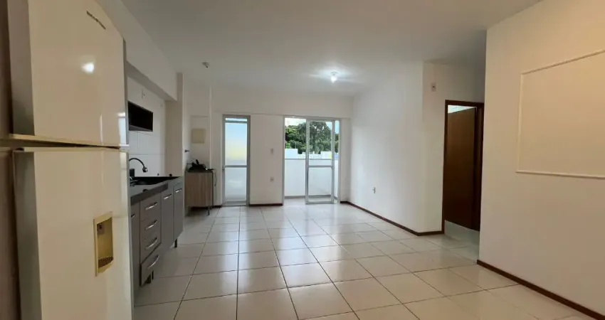 apartamento 02 dormitórios com elevador e sacada - Real Parque São José SC