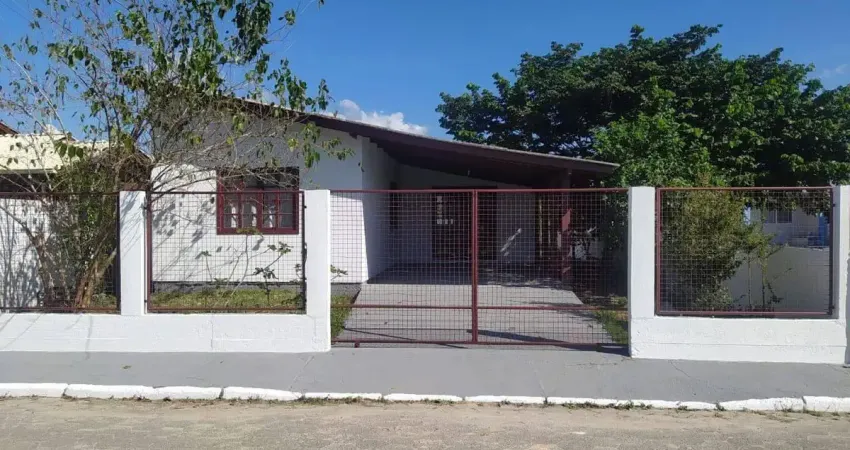 Casa com 2 dormitórios 85 m²em terreno de 360 m² na passagem do massiambu enseada do brito - palhoça - sc