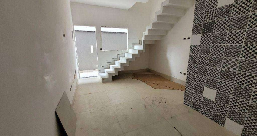 Sobrado com 2 dormitórios à venda, 54 m² por R$ 345.000,00 - Vila Caiçara - Praia Grande/SP