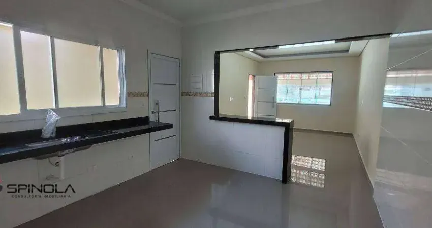 Casa com 2 dormitórios à venda, 110 m² por R$ 585.000,00 - Maracanã - Praia Grande/SP