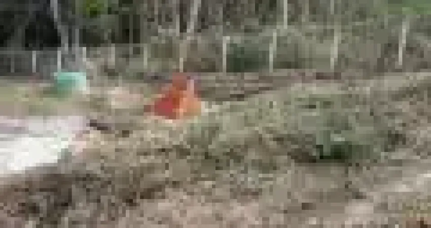 Lindo lote em condomínio fechado, contrução iniciada