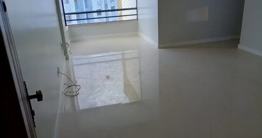 Apart 3/4 venda  candeal excelente oportunidade    suite armarios garagens