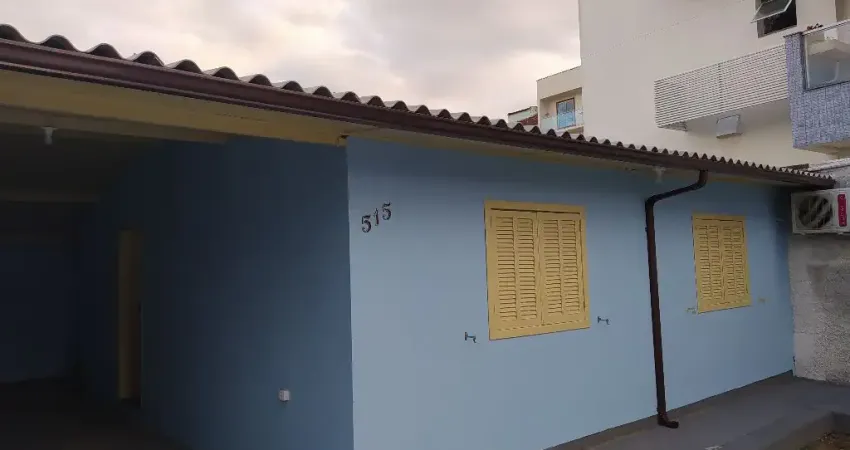 Casa com 2 dormitórios sendo 1 suíte – Barreiros – São Jose
