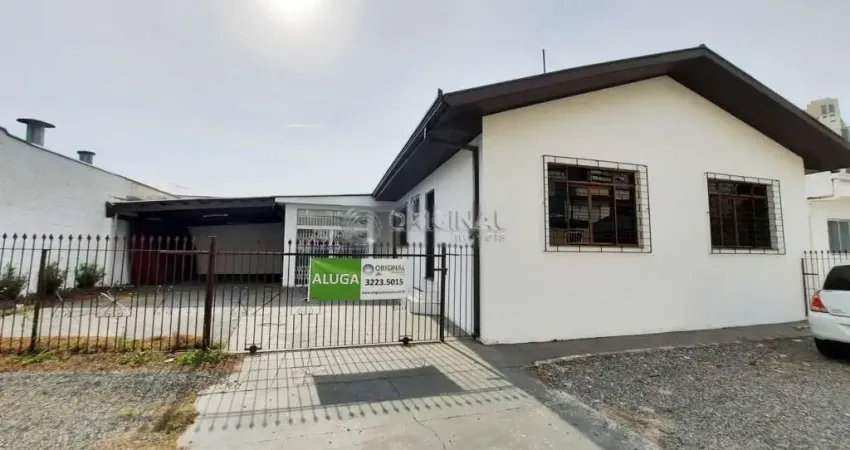 Casa comercial com 7 salas para alugar na Rua Professor João Falarz, 1207, Orleans, Curitiba