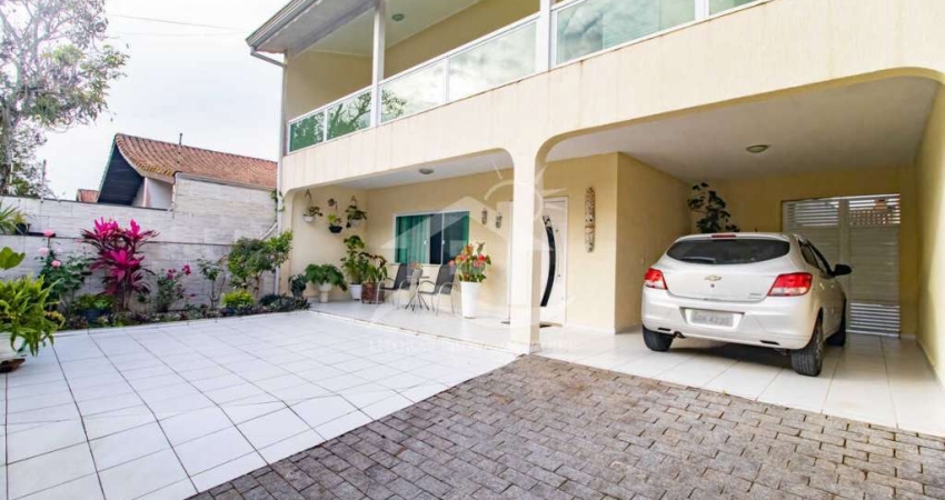 Casa Sobrado à venda com piscina, 5 quarto(s),  sendo 5 suíte(s)  no bairro Beira Mar, 200 metros da praia, Peruíbe-SP