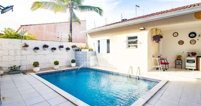 Casa sobrado à venda com piscina, 5 quarto(s),  sendo 5 suíte(s)  no bairro beira mar, 200 metros da praia, peruíbe-sp