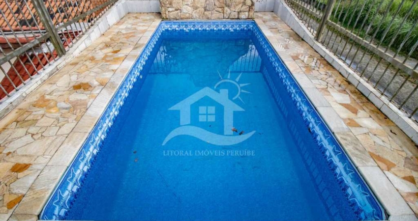 Casa Assobradada à venda com piscina, 3 quarto(s),  sendo 1 suíte(s)  no bairro Belmira Novaes, 90 metros da praia, Peruíbe-SP