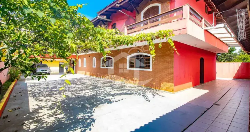 Casa sobrado à venda , 5 quarto(s),  sendo 5 suíte(s)  no bairro jardim barra de jangadas, 400 metros da praia, peruíbe-sp