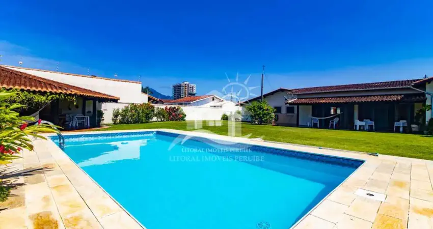 Casa térrea com piscina à venda com piscina, 5 quarto(s),  sendo 2 suíte(s)  no bairro stella maris, 700 metros da praia, peruíbe-sp