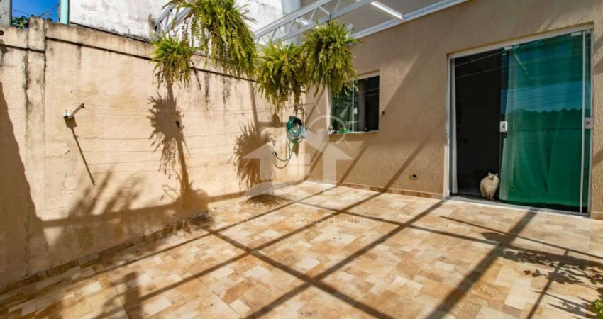Casa Assobradada à venda com piscina, 2 quarto(s),  sendo 1 suíte(s)  no bairro São José, 600 metros da praia, Peruíbe-SP