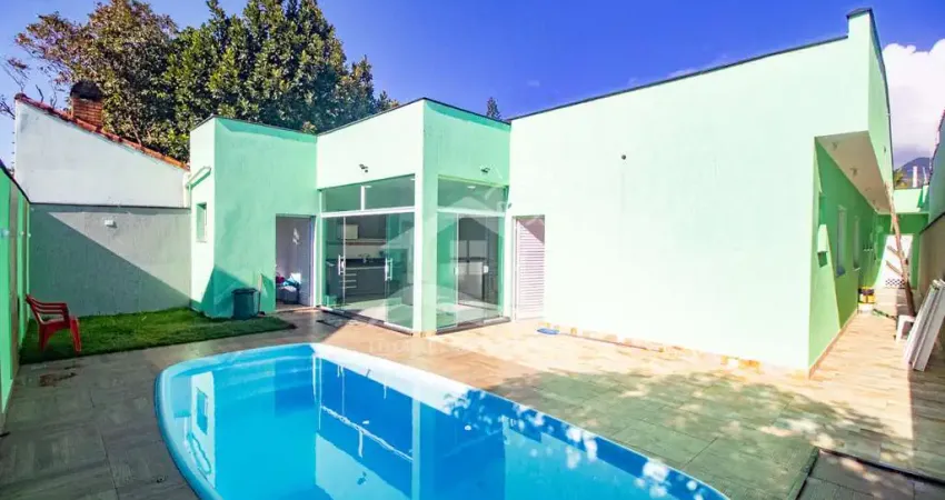 Casa térrea à venda com piscina, 3 quarto(s),  sendo 3 suíte(s)  no bairro stella maris, 180 metros da praia, peruíbe-sp