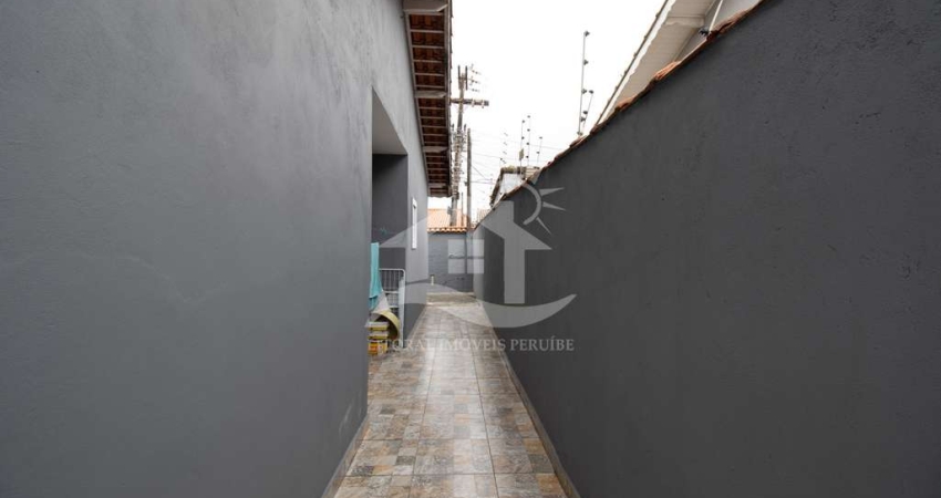 Casa Térrea à venda , 3 quarto(s),  sendo 1 suíte(s)  no bairro Jardim Peruíbe, 2000 metros da praia, Peruíbe-SP