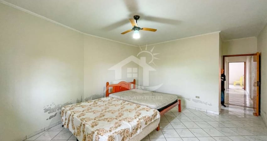 Casa Térrea com piscina para alugar com piscina, 3 quarto(s),  sendo 1 suíte(s)  no bairro Belmira Novaes, 500 metros da praia, Peruíbe-SP