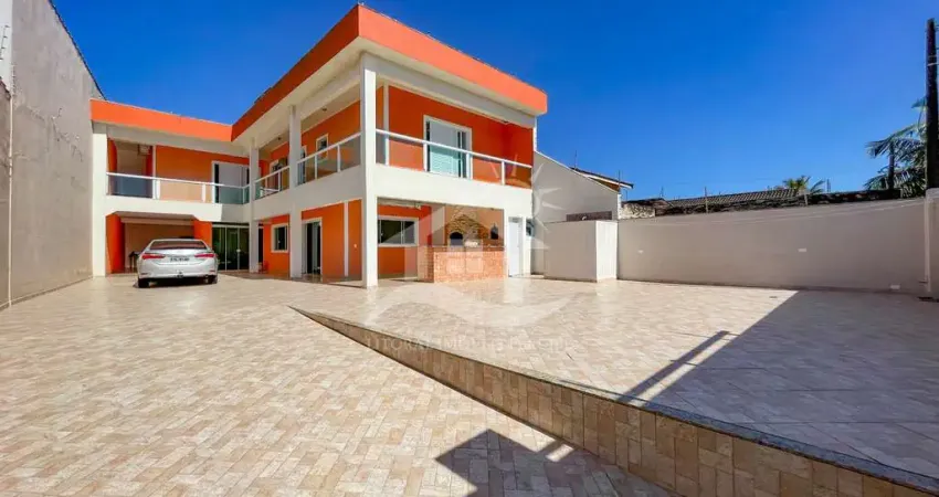 Casa sobrado à venda , 3 quarto(s),  sendo 1 suíte(s)  no bairro ribamar, 40 metros da praia, peruíbe-sp