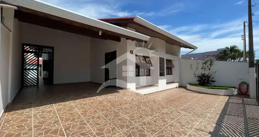 Casa Térrea com Edícula à venda , 3 quarto(s),  sendo 1 suíte(s)  no bairro Josedy, 100 metros da praia, Peruíbe-SP