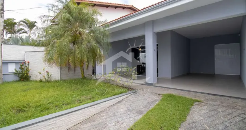 Casa Térrea com Edícula à venda , 3 quarto(s),  sendo 1 suíte(s)  no bairro Oasis, 100 metros da praia, Peruíbe-SP