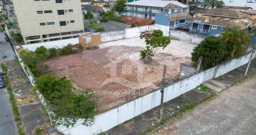 Terreno Esquina à venda , ,   no bairro Centro, 1000 metros da praia, Peruíbe-SP