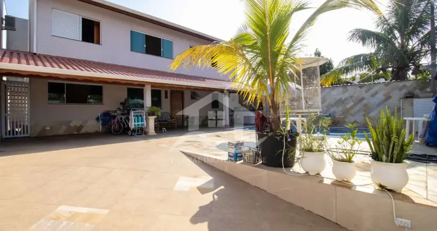 Casa Sobrado à venda com piscina, 3 quarto(s),  sendo 1 suíte(s)  no bairro Jardim Mar e Sol, 600 metros da praia, Peruíbe-SP