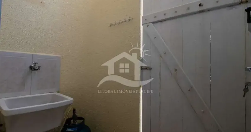 Casa Sobrado à venda , 3 quarto(s),  sendo 1 suíte(s)  no bairro Sambura, 500 metros da praia, Peruíbe-SP
