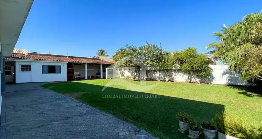 Casa Térrea com Edícula à venda , 4 quarto(s),  sendo 0 suíte(s)  no bairro Flórida, 280 metros da praia, Peruíbe-SP