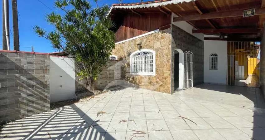Casa Térrea à venda , 2 quarto(s),  sendo 1 suíte(s)  no bairro Stella Maris, 800 metros da praia, Peruíbe-SP